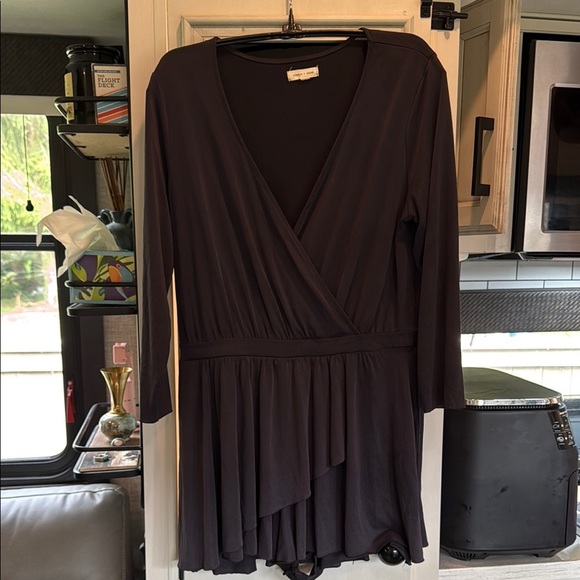 silence + noise Dresses & Skirts - Silence + Noise Elegant Black Wrap romper ✨